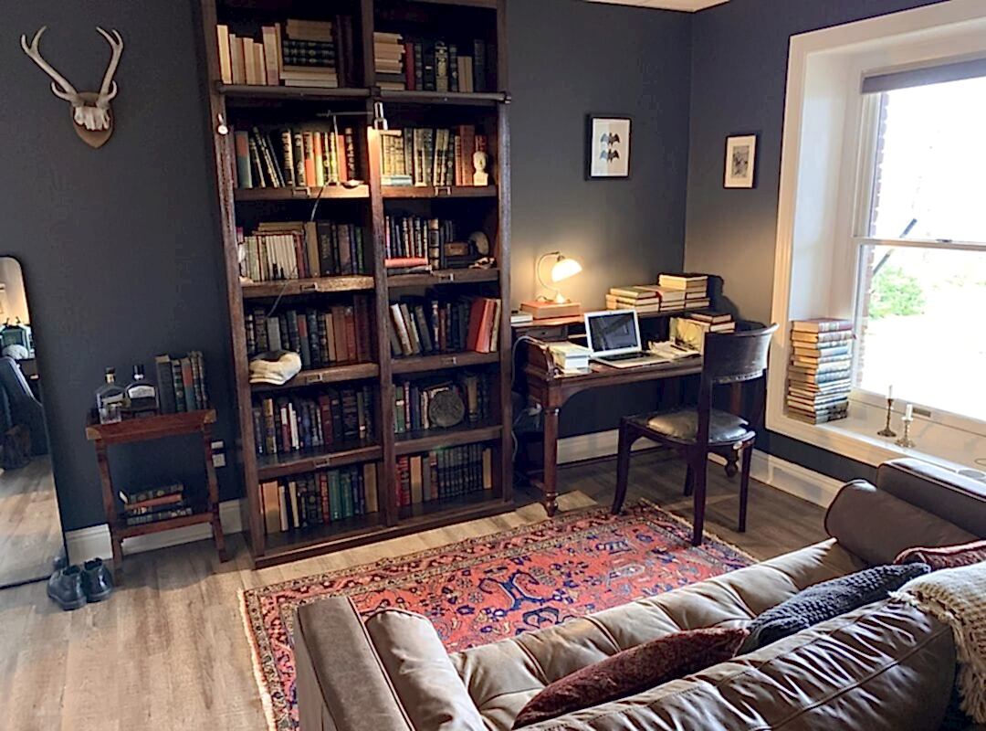 Dark Academia Bedroom Aesthetic: The Trend You Need to Try